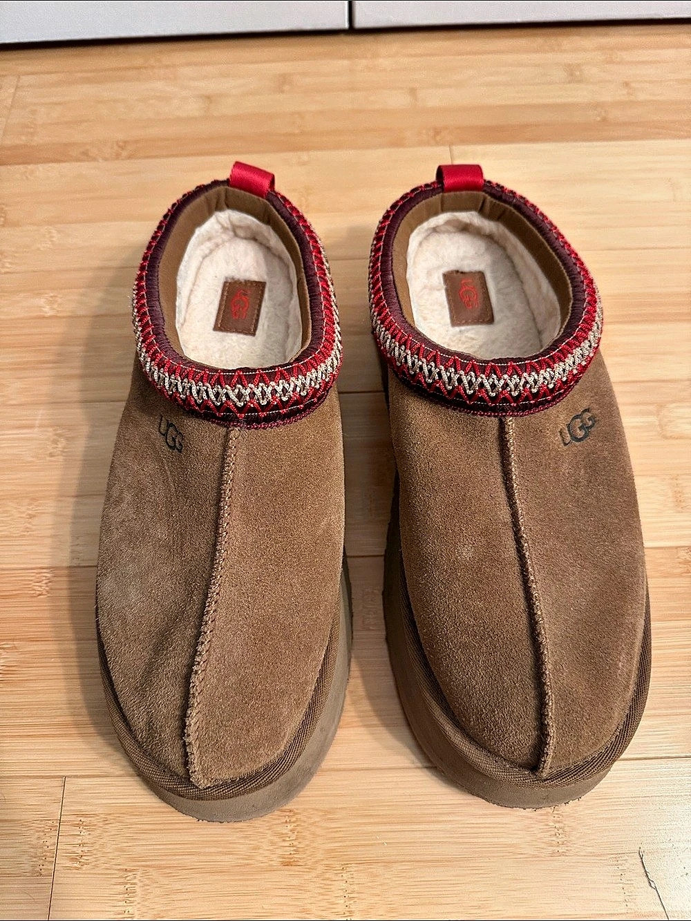 UGG Tazz Slipper Shearling-Lined Suede Boots US 9 Brown & Red